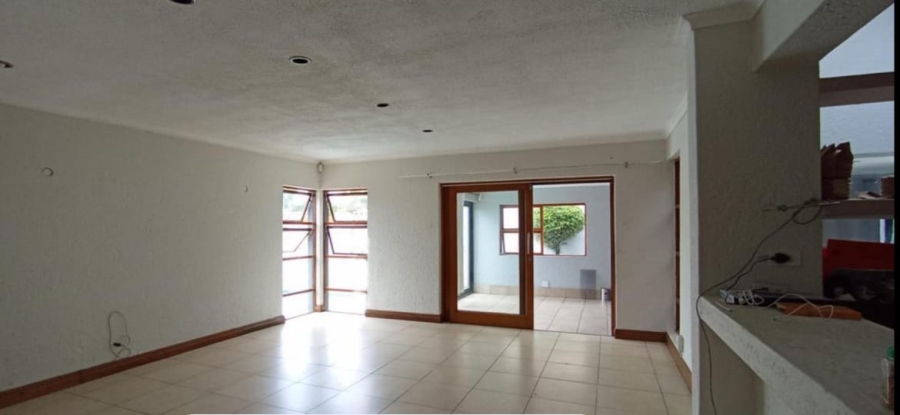 5 Bedroom Property for Sale in Dowerglen Gauteng