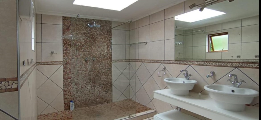 5 Bedroom Property for Sale in Dowerglen Gauteng