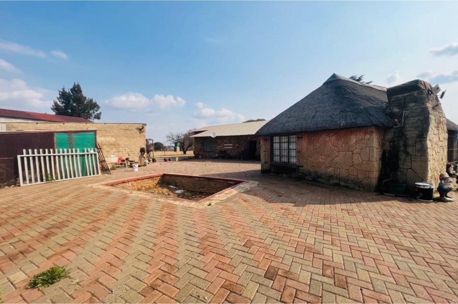 4 Bedroom Property for Sale in Rosashof Gauteng