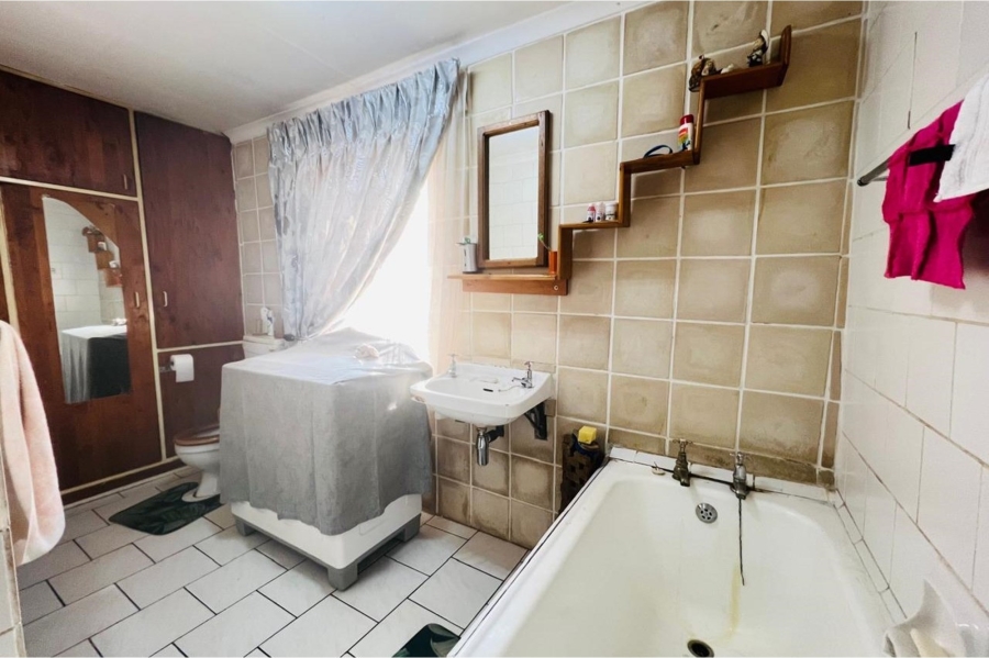 4 Bedroom Property for Sale in Rosashof Gauteng