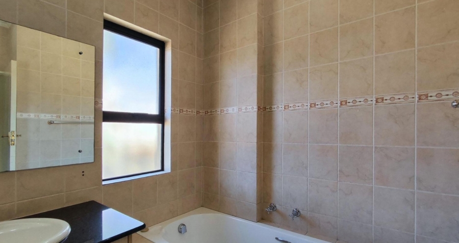 3 Bedroom Property for Sale in Glen Erasmia Gauteng