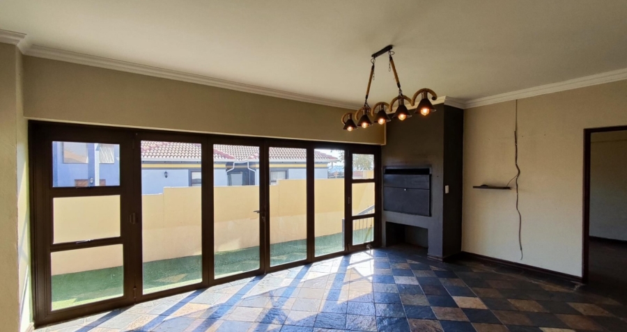 3 Bedroom Property for Sale in Glen Erasmia Gauteng