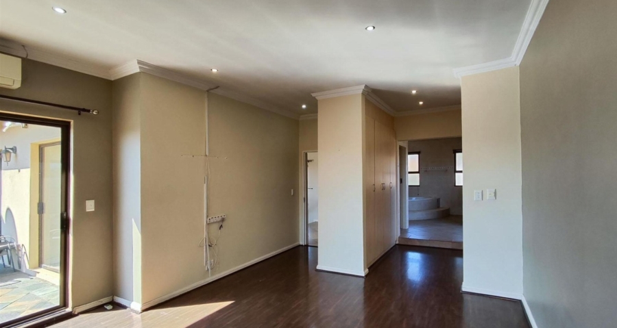 3 Bedroom Property for Sale in Glen Erasmia Gauteng