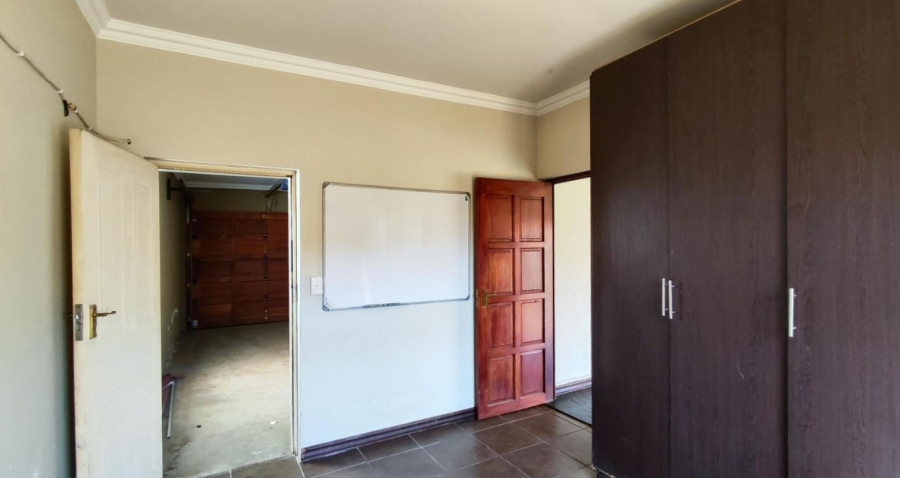 3 Bedroom Property for Sale in Glen Erasmia Gauteng