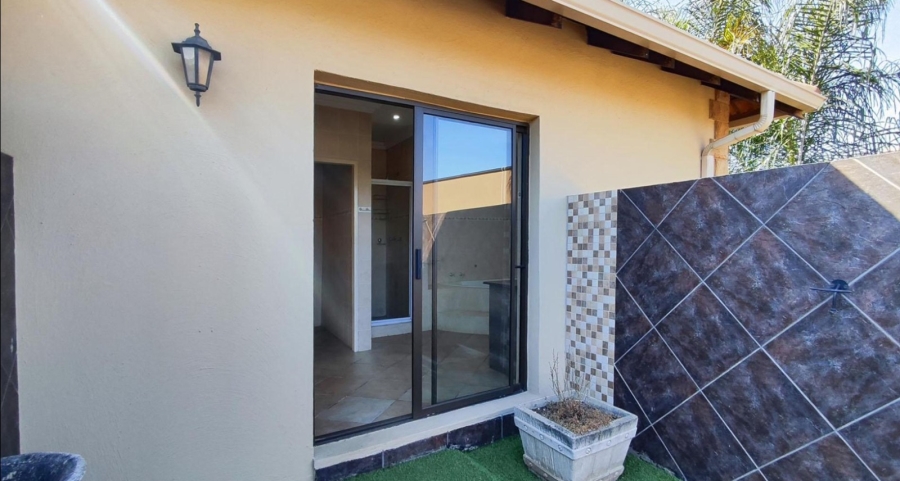 3 Bedroom Property for Sale in Glen Erasmia Gauteng