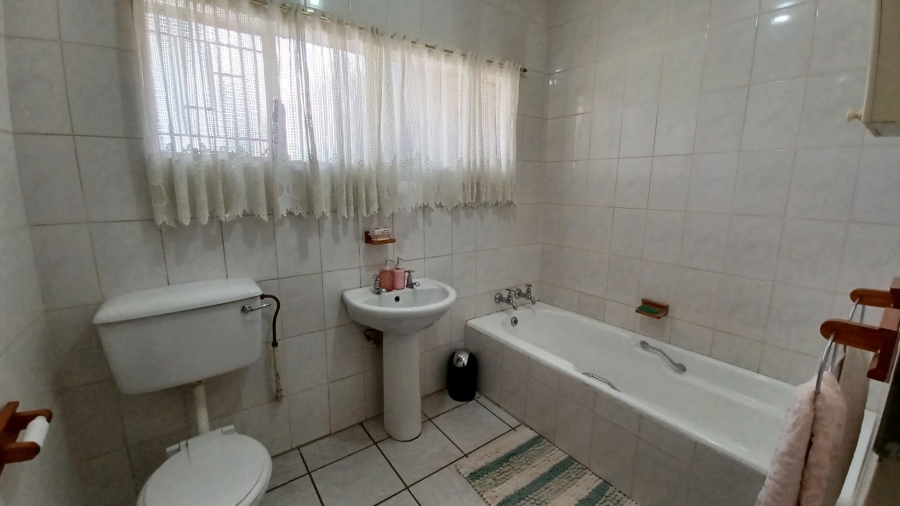 3 Bedroom Property for Sale in Vanderbijlpark SE 6 Gauteng