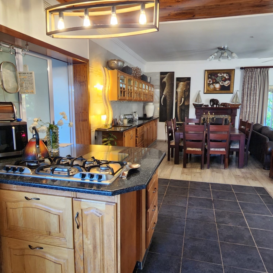 4 Bedroom Property for Sale in Waverley Gauteng