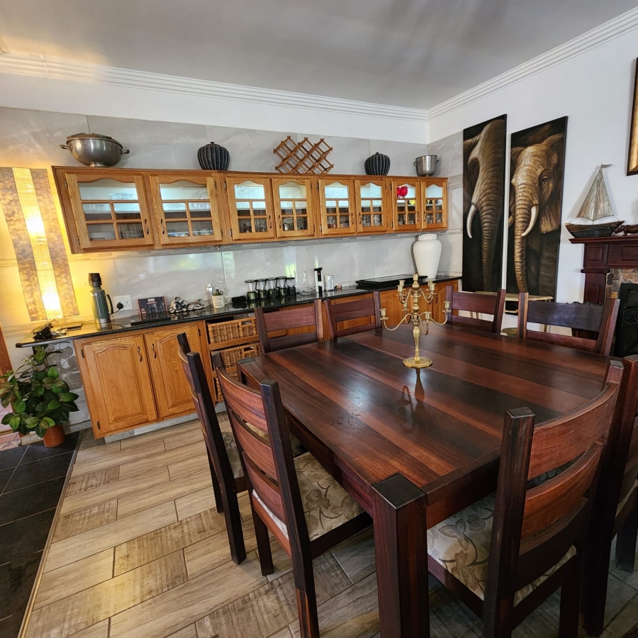 4 Bedroom Property for Sale in Waverley Gauteng