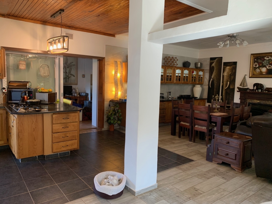 4 Bedroom Property for Sale in Waverley Gauteng