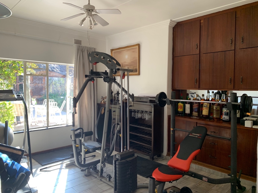 4 Bedroom Property for Sale in Waverley Gauteng
