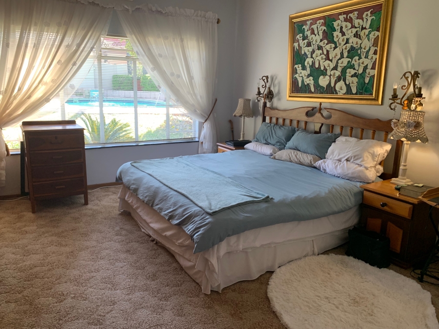 4 Bedroom Property for Sale in Waverley Gauteng