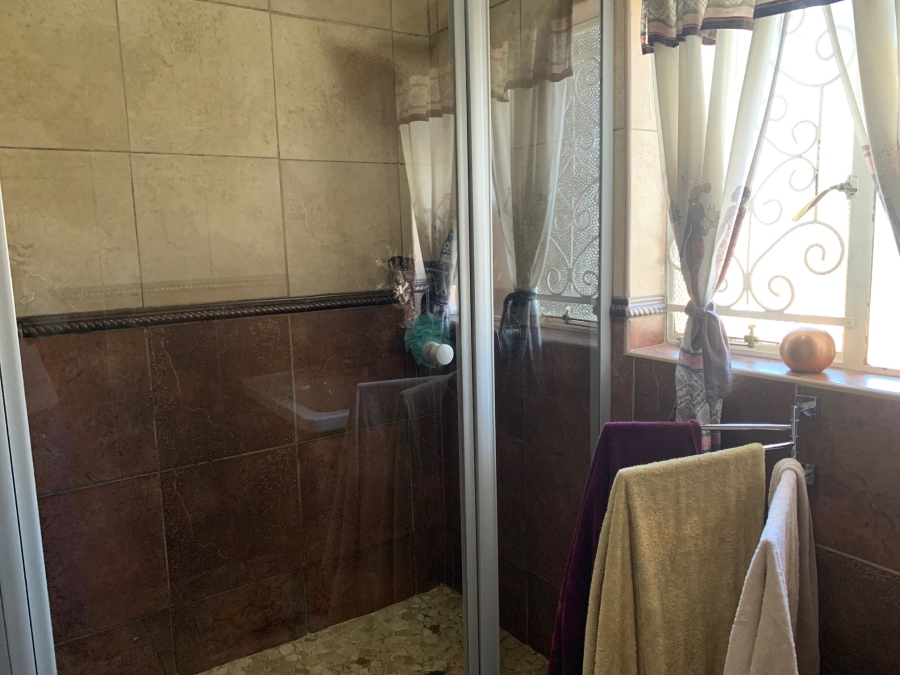 4 Bedroom Property for Sale in Waverley Gauteng