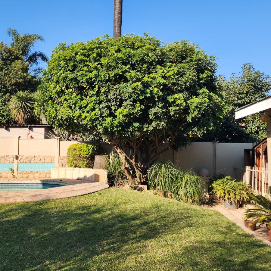 4 Bedroom Property for Sale in Waverley Gauteng