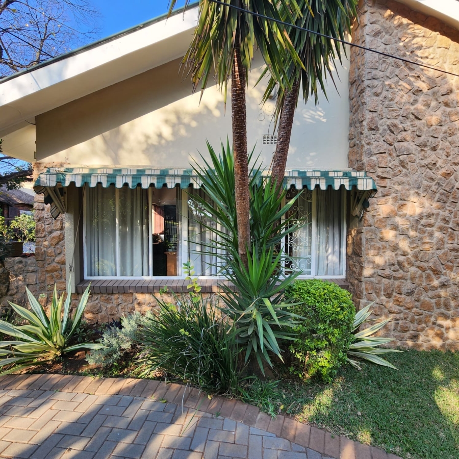 4 Bedroom Property for Sale in Waverley Gauteng