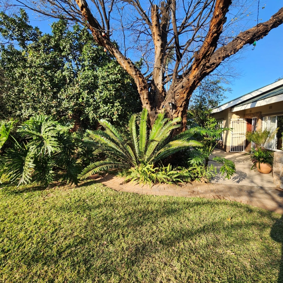 4 Bedroom Property for Sale in Waverley Gauteng