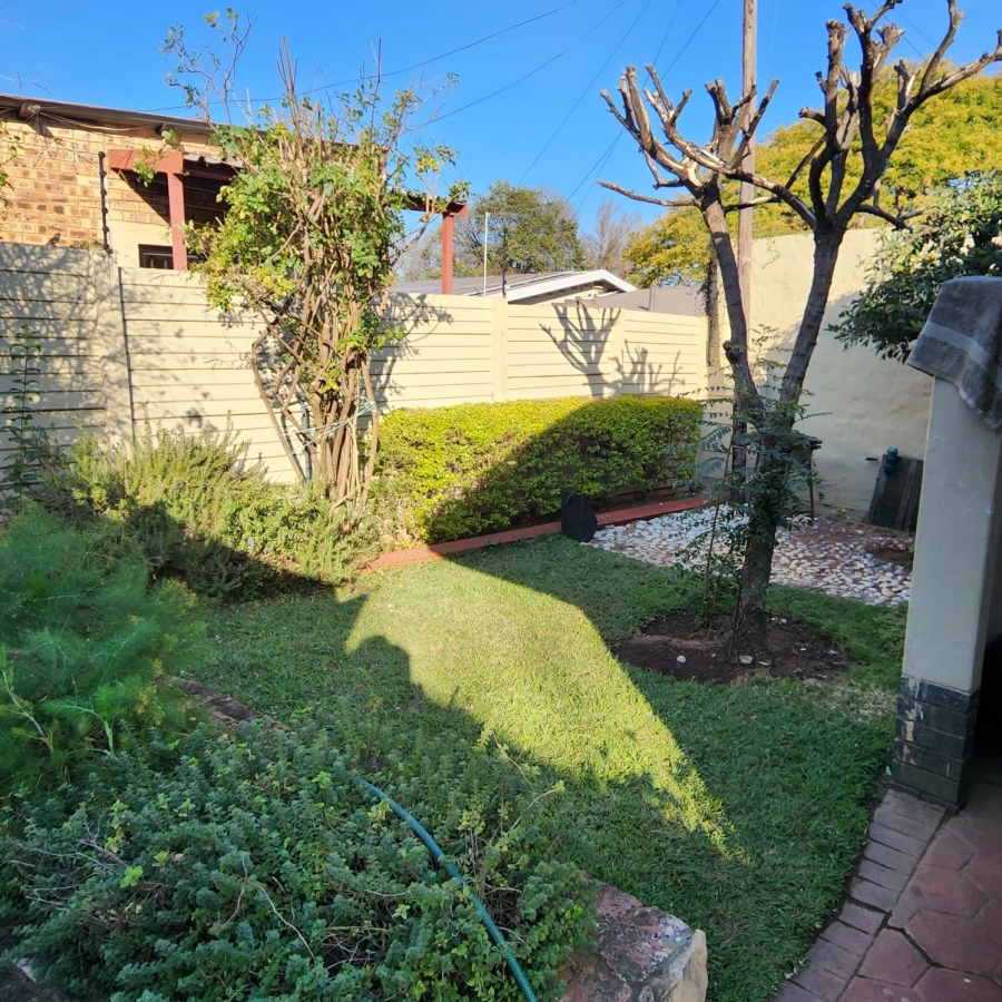 4 Bedroom Property for Sale in Waverley Gauteng