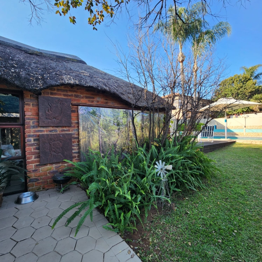 4 Bedroom Property for Sale in Waverley Gauteng