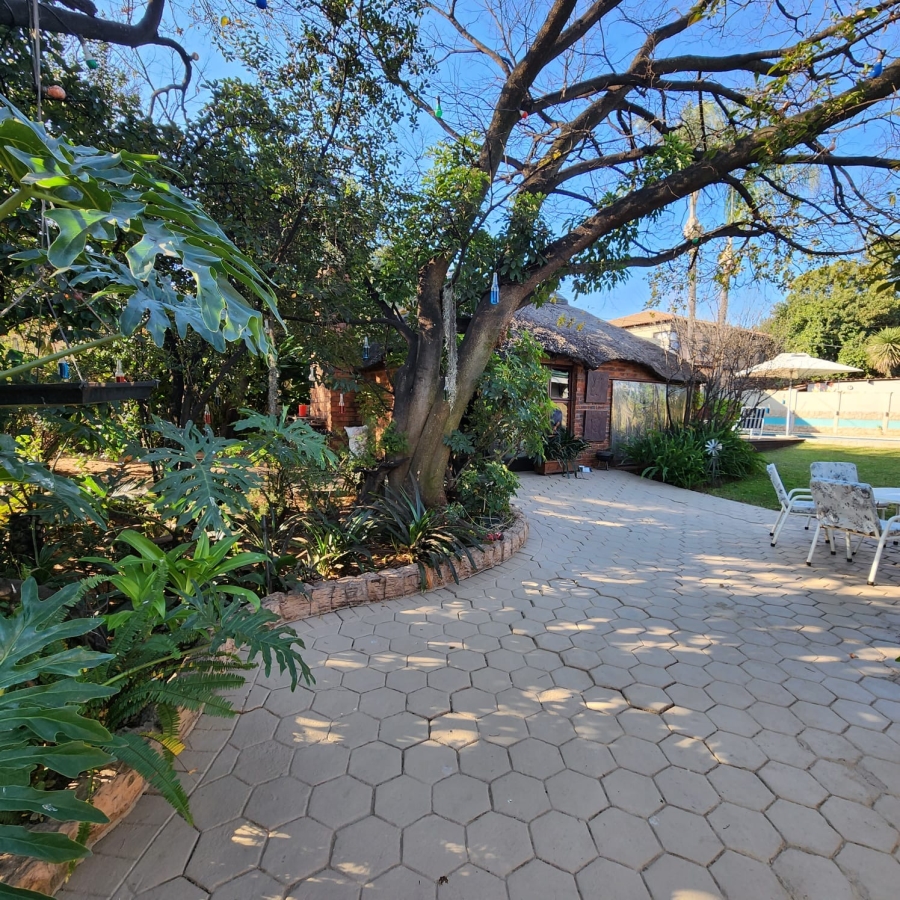 4 Bedroom Property for Sale in Waverley Gauteng