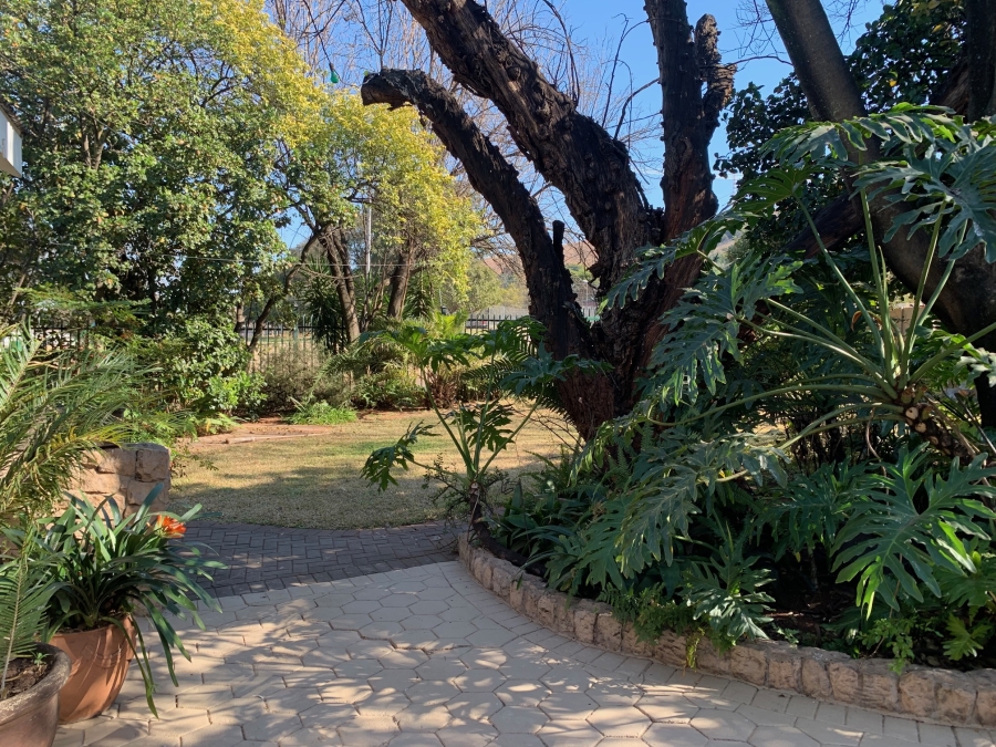 4 Bedroom Property for Sale in Waverley Gauteng