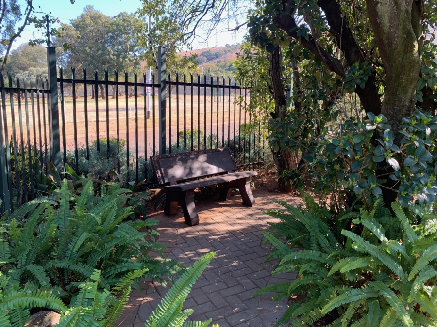 4 Bedroom Property for Sale in Waverley Gauteng