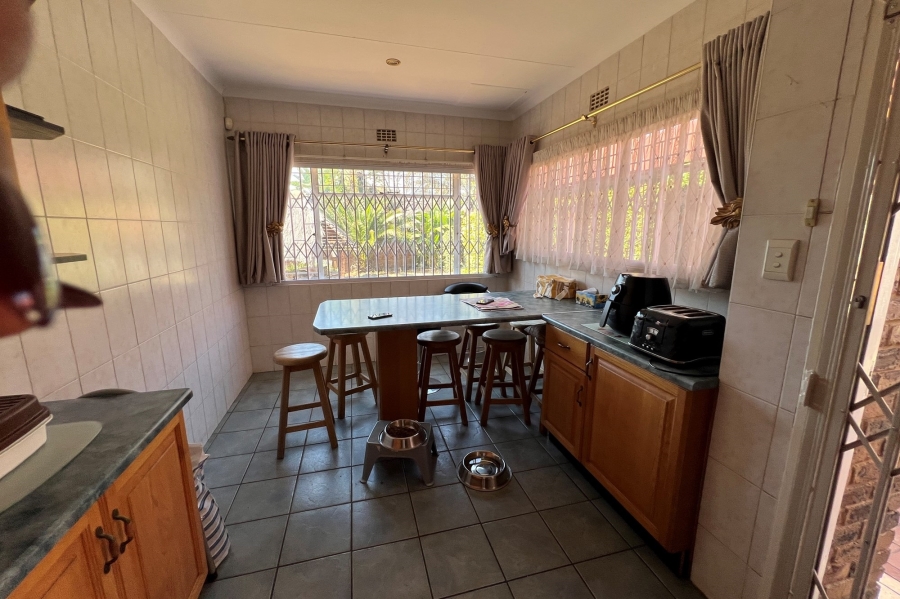 4 Bedroom Property for Sale in Rooihuiskraal Gauteng