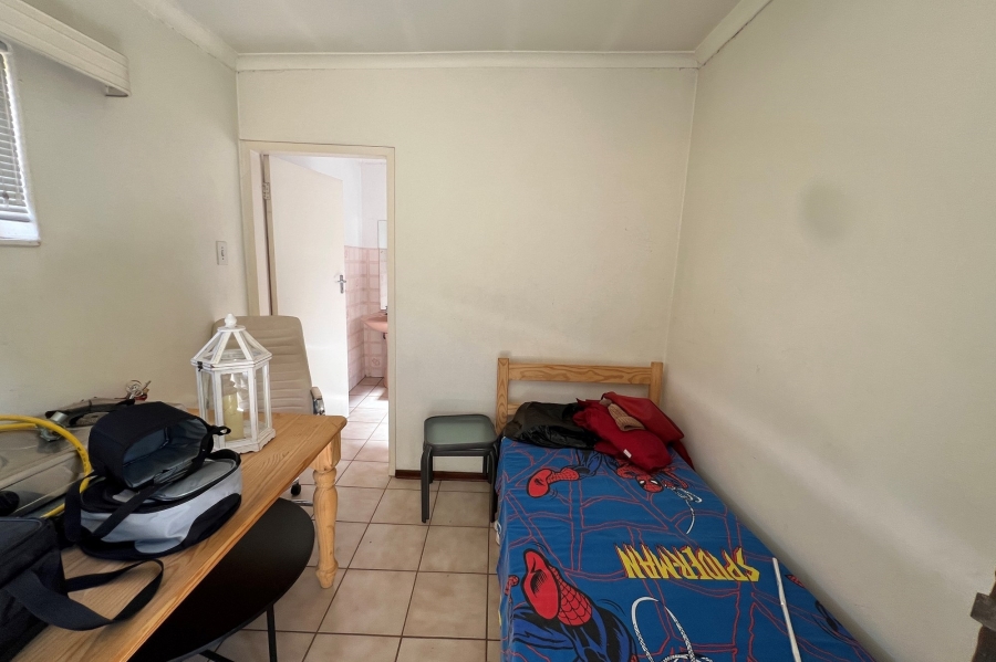 4 Bedroom Property for Sale in Rooihuiskraal Gauteng