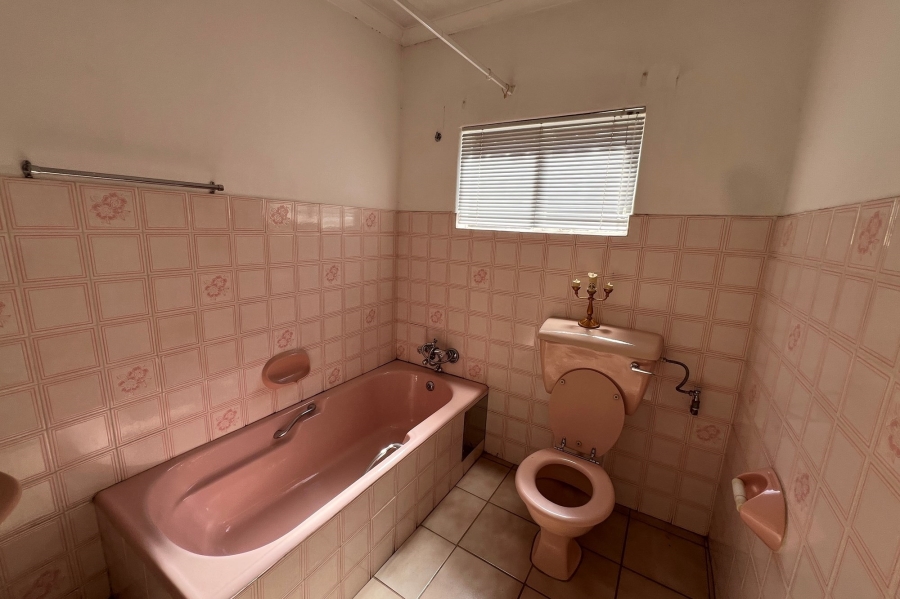 4 Bedroom Property for Sale in Rooihuiskraal Gauteng