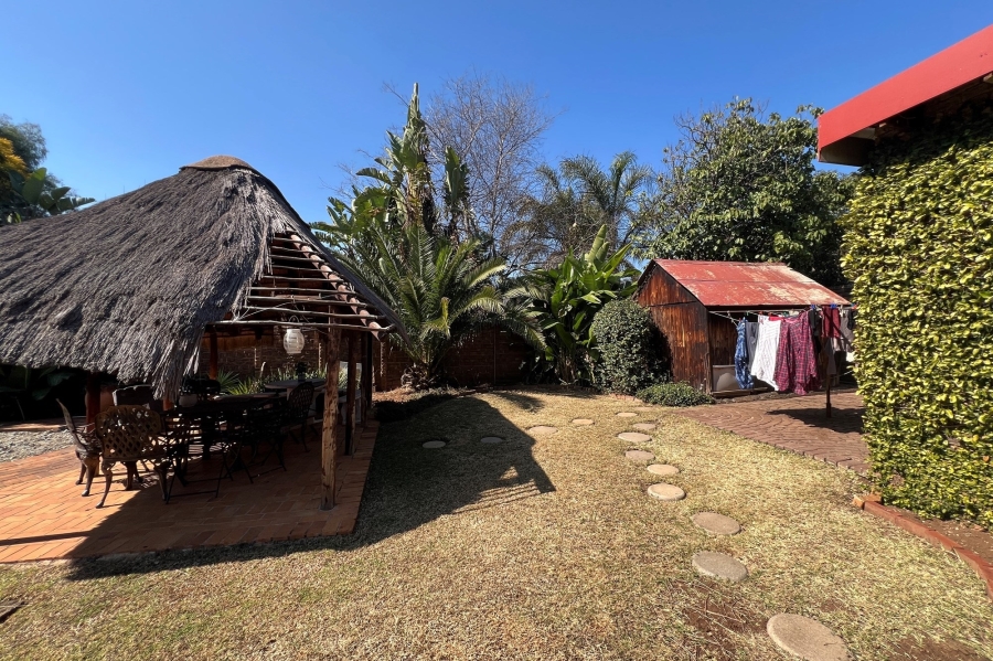 4 Bedroom Property for Sale in Rooihuiskraal Gauteng