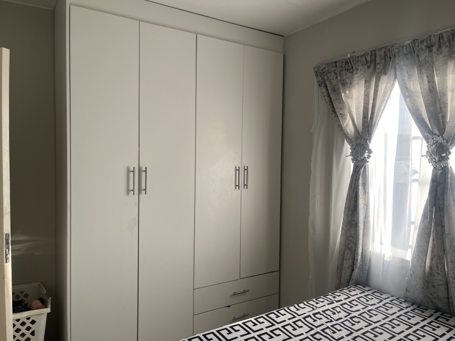 To Let 2 Bedroom Property for Rent in South Hills Gauteng