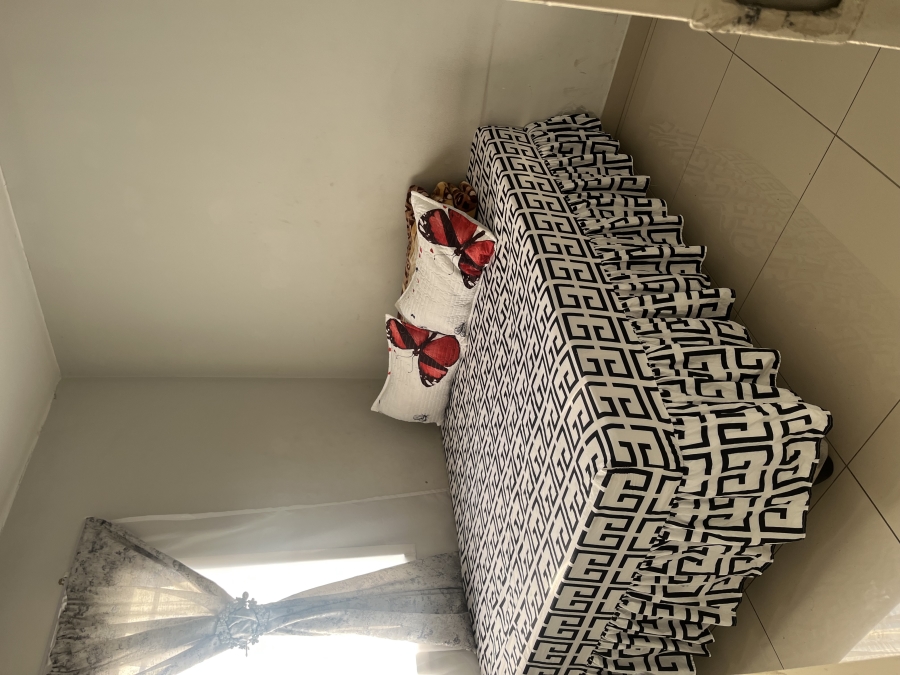 To Let 2 Bedroom Property for Rent in South Hills Gauteng