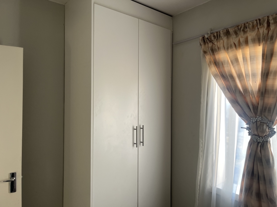To Let 2 Bedroom Property for Rent in South Hills Gauteng