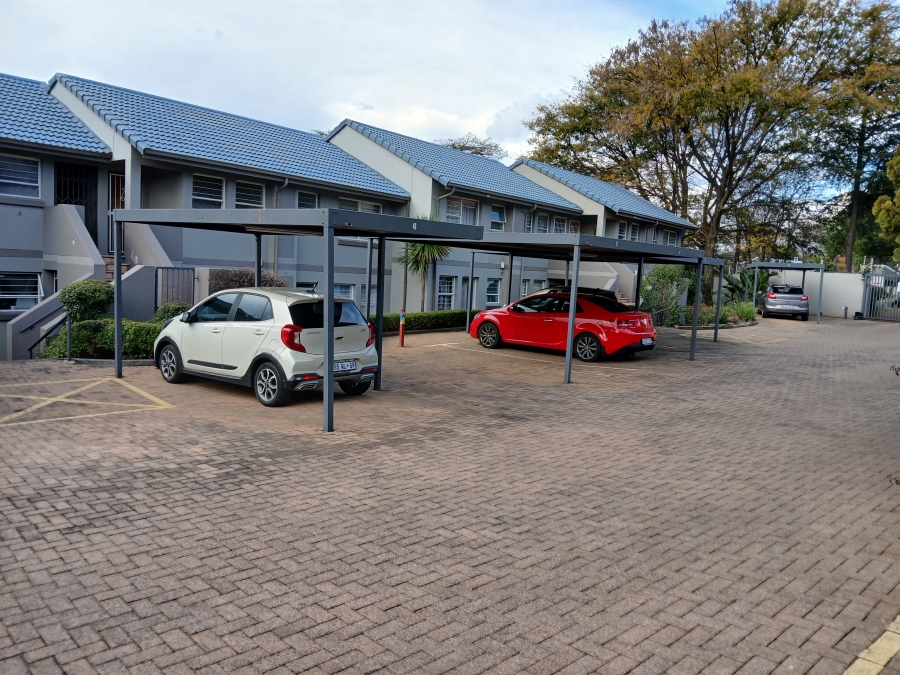 2 Bedroom Property for Sale in Constantia Kloof Gauteng