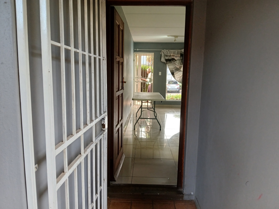 2 Bedroom Property for Sale in Constantia Kloof Gauteng