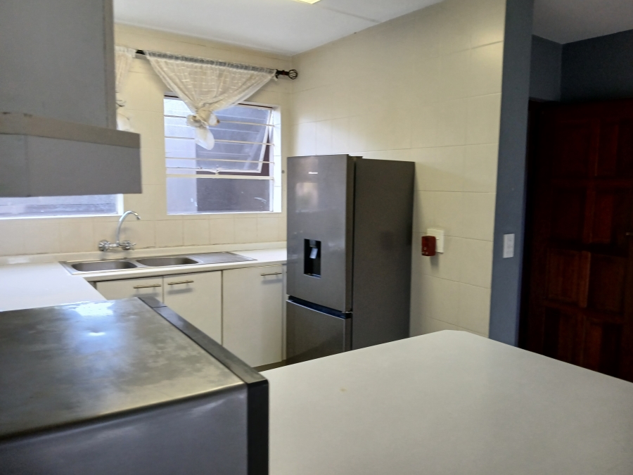 2 Bedroom Property for Sale in Constantia Kloof Gauteng