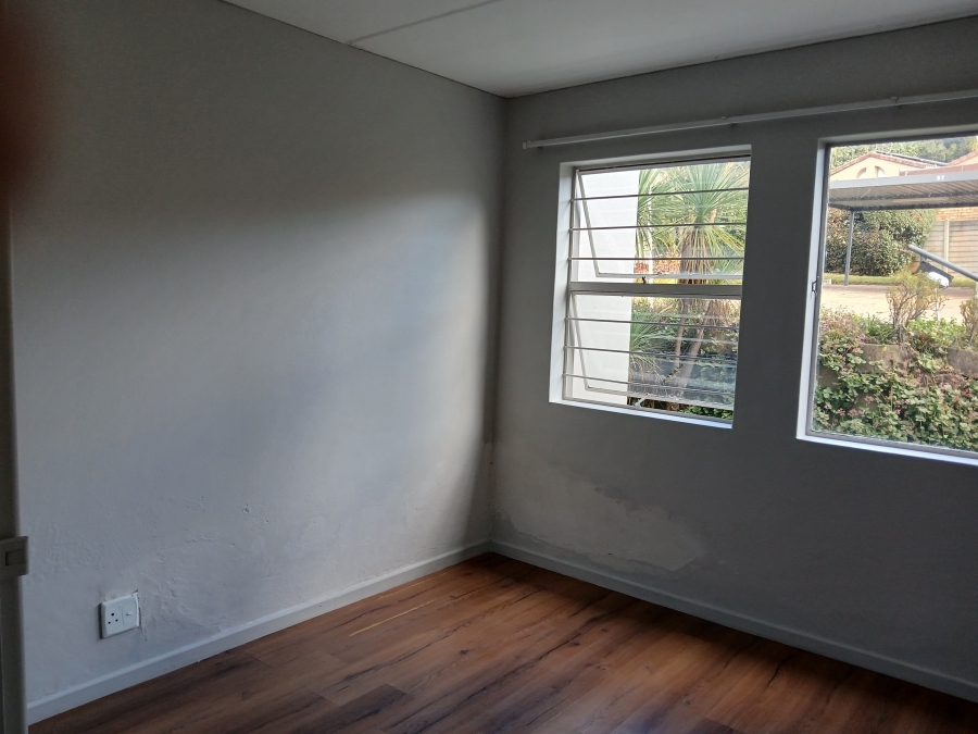 2 Bedroom Property for Sale in Constantia Kloof Gauteng