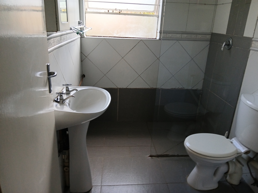2 Bedroom Property for Sale in Constantia Kloof Gauteng