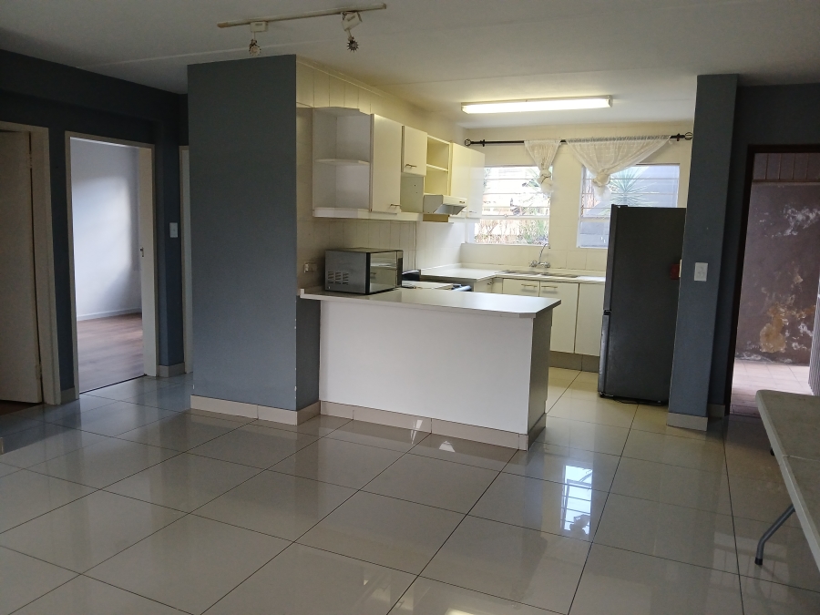 2 Bedroom Property for Sale in Constantia Kloof Gauteng