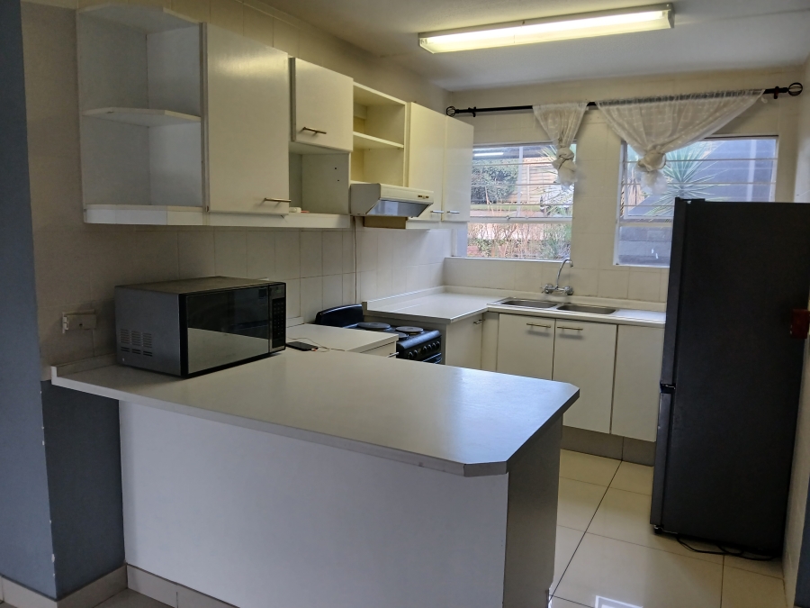2 Bedroom Property for Sale in Constantia Kloof Gauteng