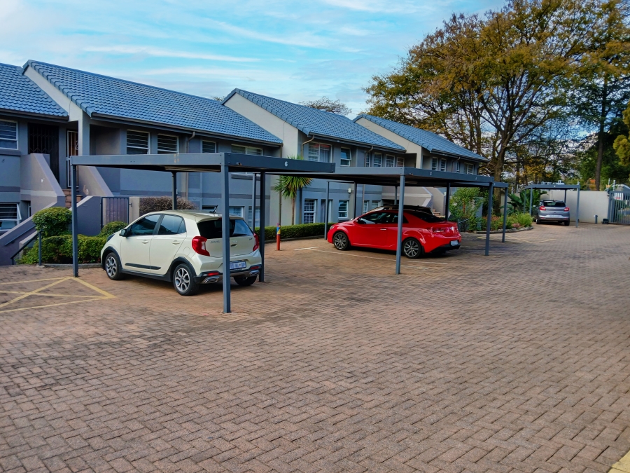 2 Bedroom Property for Sale in Constantia Kloof Gauteng