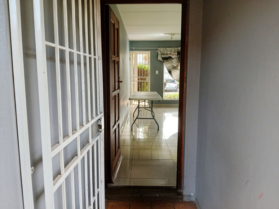 2 Bedroom Property for Sale in Constantia Kloof Gauteng