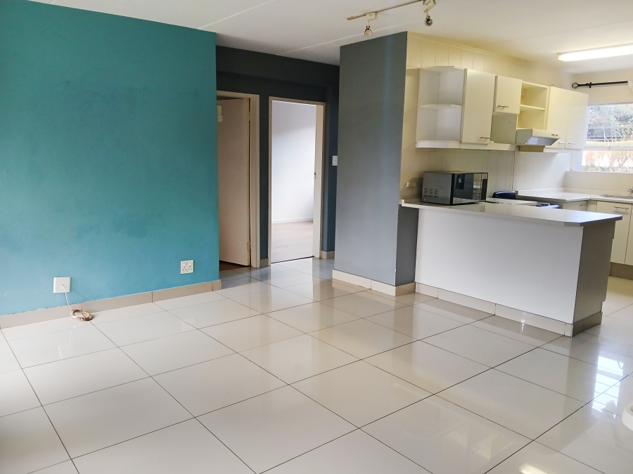 2 Bedroom Property for Sale in Constantia Kloof Gauteng