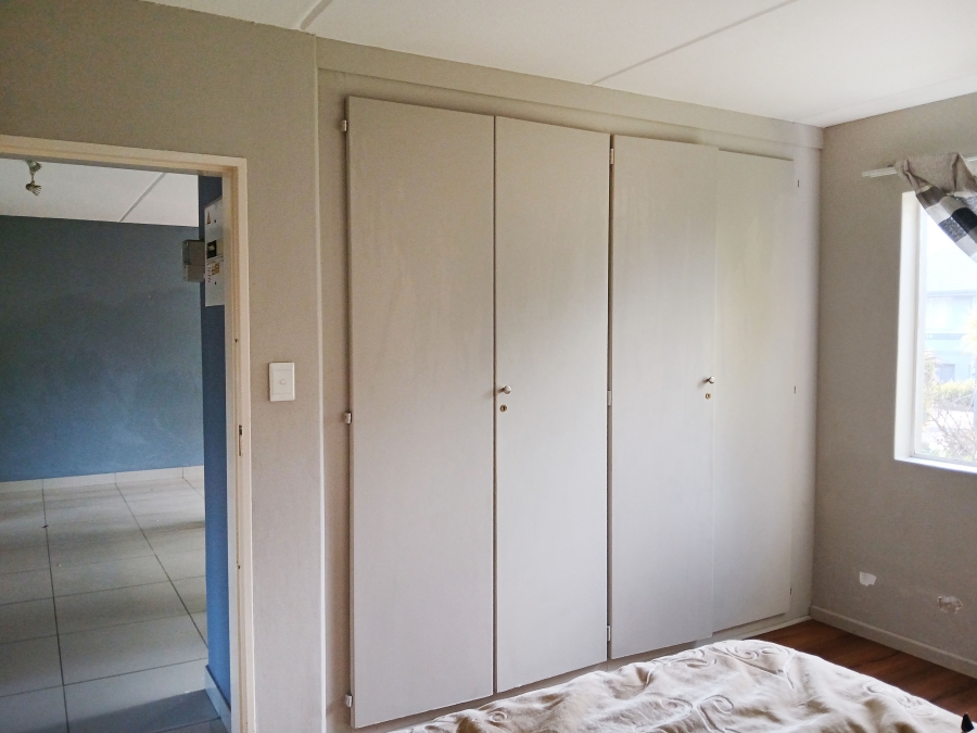 2 Bedroom Property for Sale in Constantia Kloof Gauteng