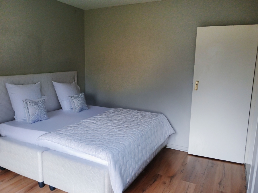 2 Bedroom Property for Sale in Constantia Kloof Gauteng