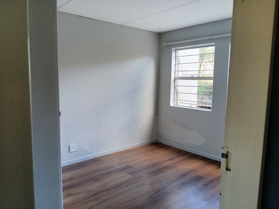 2 Bedroom Property for Sale in Constantia Kloof Gauteng
