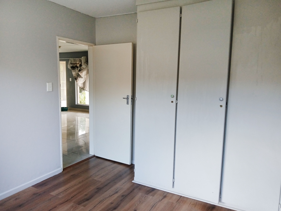 2 Bedroom Property for Sale in Constantia Kloof Gauteng