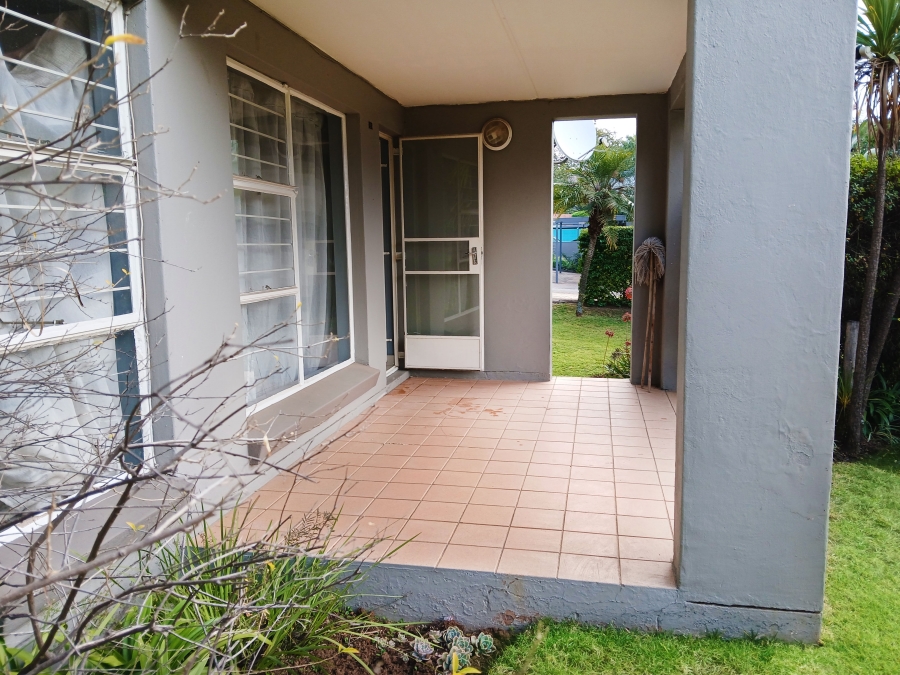 2 Bedroom Property for Sale in Constantia Kloof Gauteng