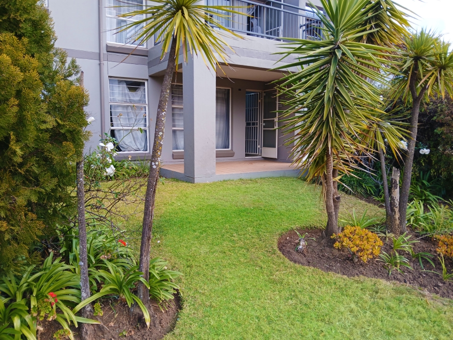 2 Bedroom Property for Sale in Constantia Kloof Gauteng