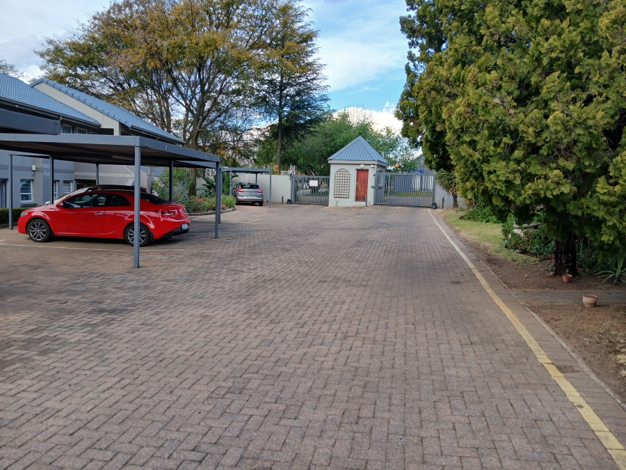 2 Bedroom Property for Sale in Constantia Kloof Gauteng
