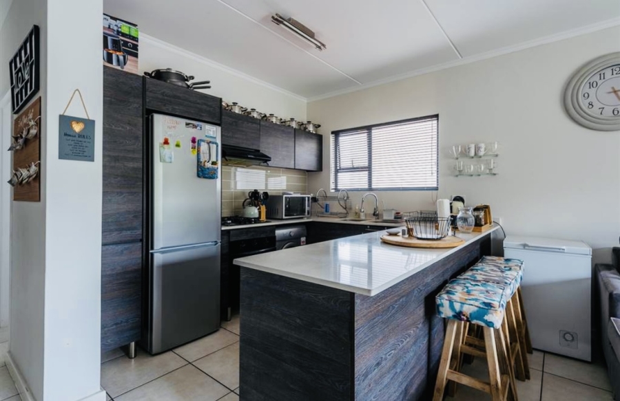 2 Bedroom Property for Sale in Oakdene Gauteng