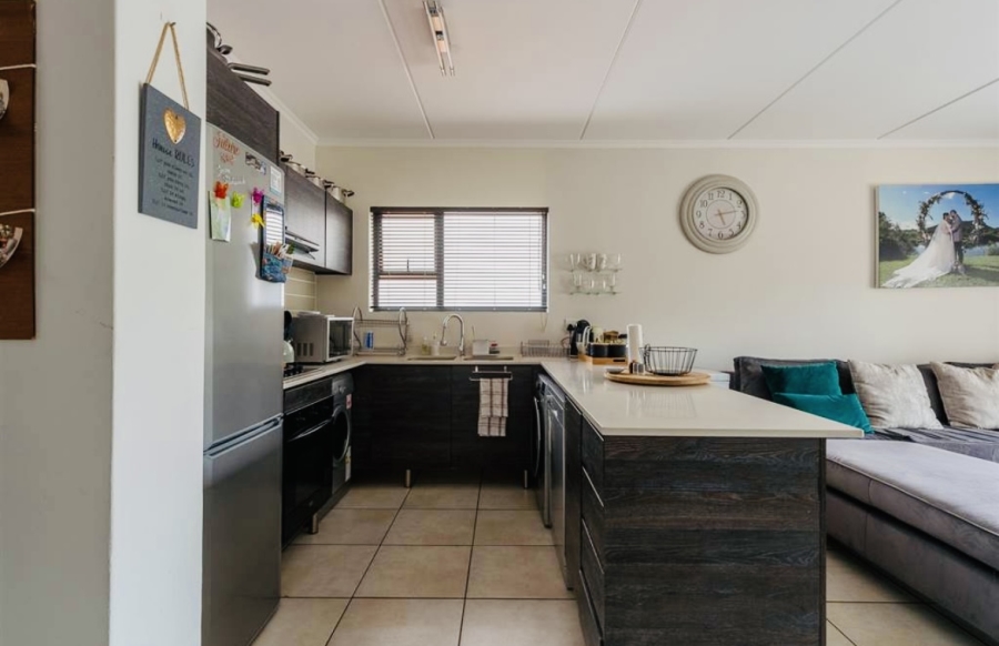 2 Bedroom Property for Sale in Oakdene Gauteng